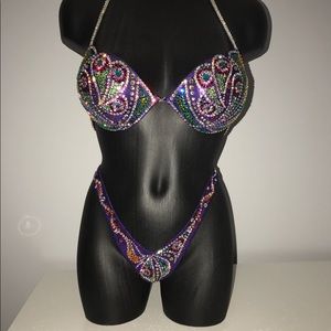 Renee Paz figure/physique/bodybuilding suit